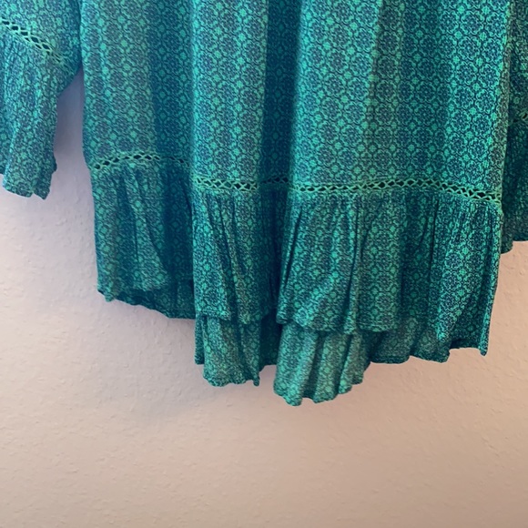 Green and navy 3/4 sleeve blouse by Democracy - Picture 5 of 5